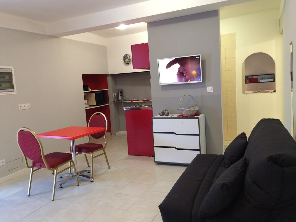 Jolie Appartement, L'Enclave Des Secrets LʼIsle-sur-la-Sorgue Pokój zdjęcie